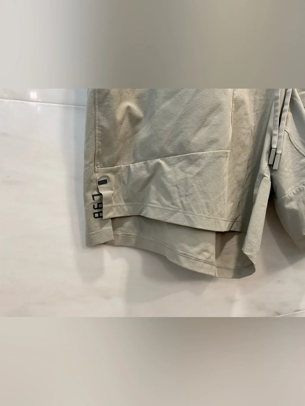 Lululemon License To Train Shorts - 7” - Linerless STONE BEIGE size XXL T55